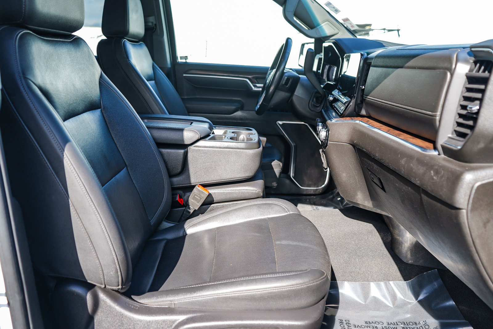 Used 2025 GMC Sierra 1500 SLT AWD/4WD image 18
