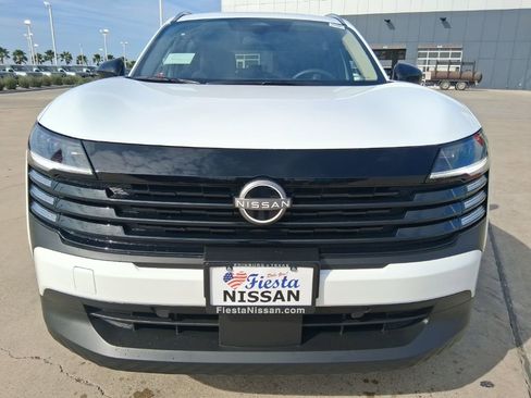 New 2026 Nissan Kicks SV w/ SV Premium Package image 2