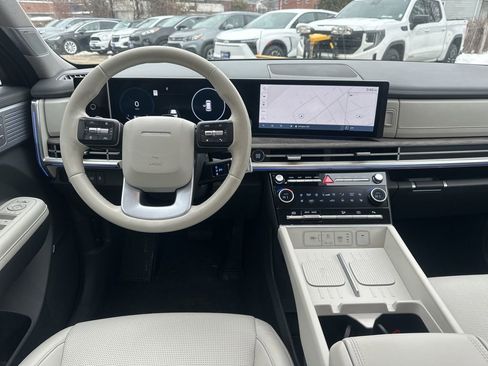 Used 2024 Hyundai Santa Fe Limited image 10