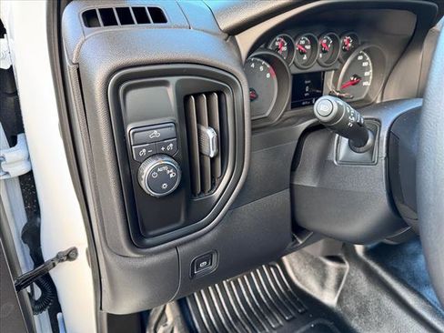 Used 2022 Chevrolet Silverado 1500 W/T RWD image 8