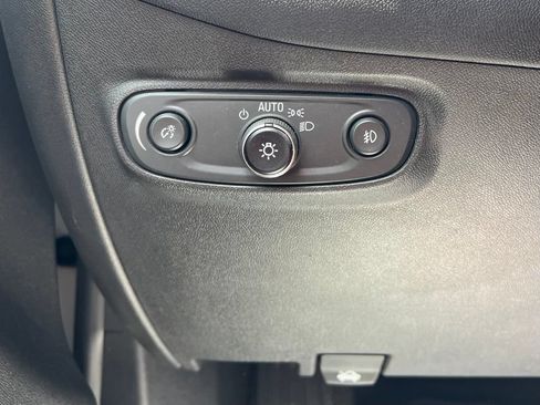 Used 2021 Chevrolet Equinox LT FWD image 15