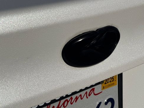 Used 2019 Kia K900 Luxury w/ VIP Package image 28