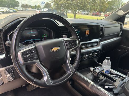 Used 2023 Chevrolet Silverado 1500 LTZ AWD/4WD image 20