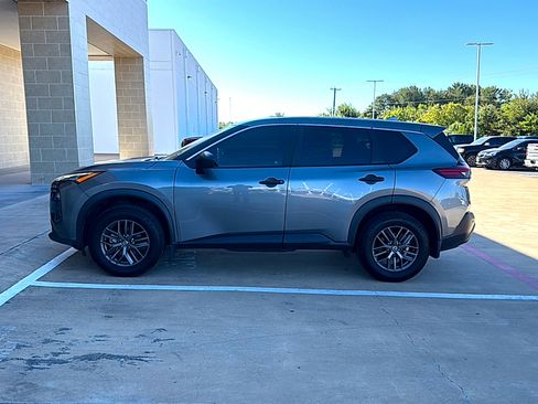 Used 2021 Nissan Rogue S FWD image 5