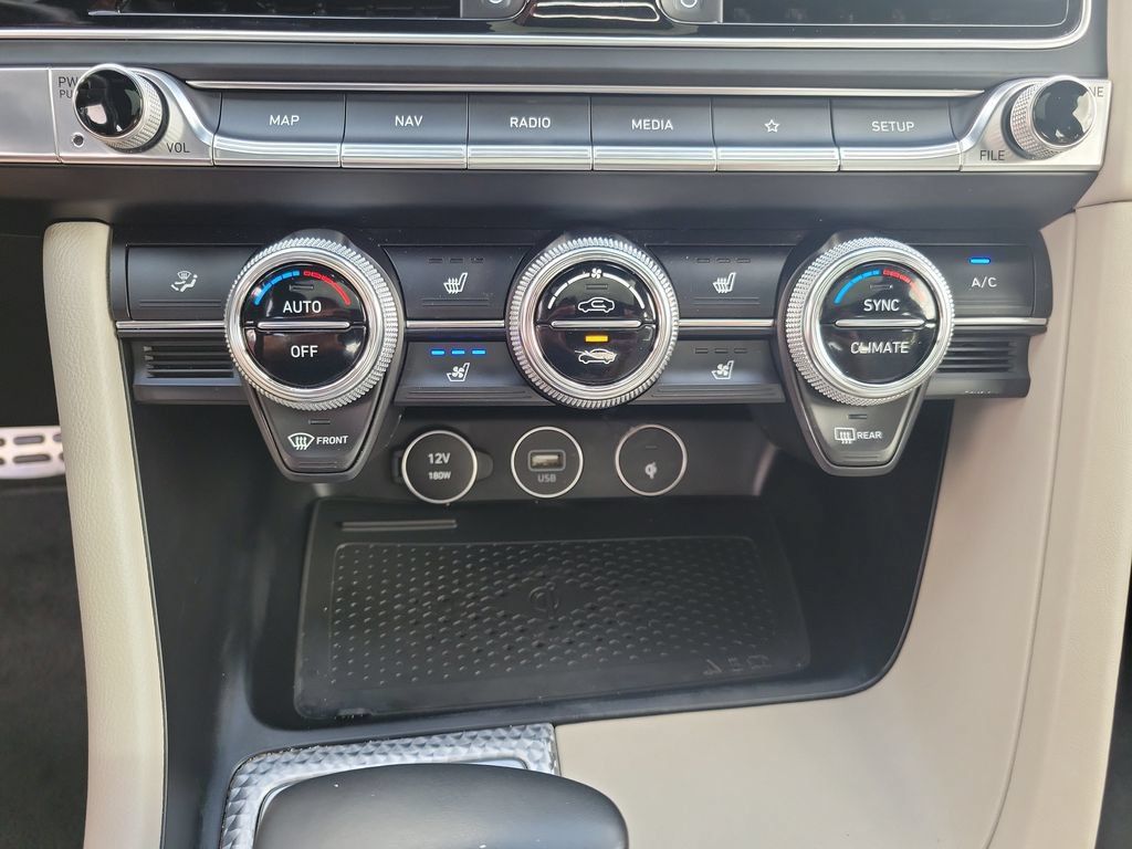 Used 2023 Genesis G70 2.0T w/ Sport Prestige Package RWD image 37