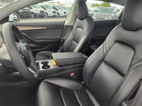 Used 2023 Tesla Model 3 Standard Range image 19