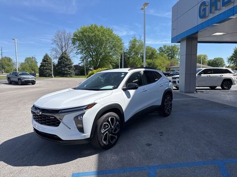 Used 2024 Chevrolet Trax RS w/ Driver Confidence Package image 8