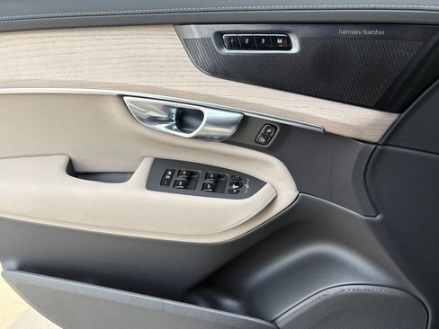 New 2026 Volvo XC90 T8 Ultra w/ Lounge Package AWD/4WD image 17