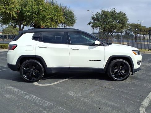 Used 2020 Jeep Compass Latitude image 6