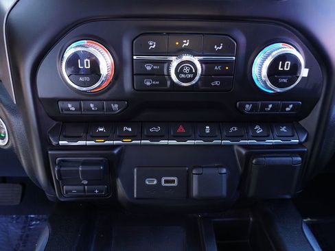 Certified 2022 GMC Sierra 1500 Denali w/ Denali Premium Package image 21