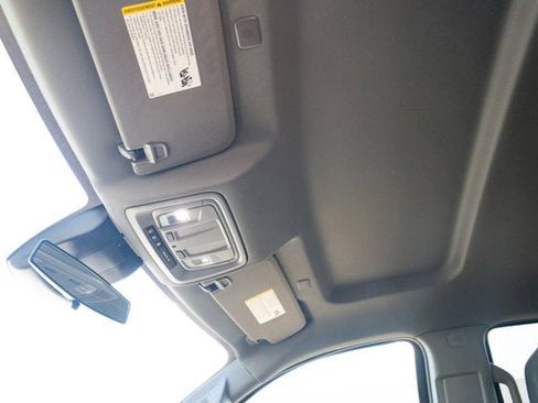 Used 2024 Chevrolet Silverado 1500 Custom image 18