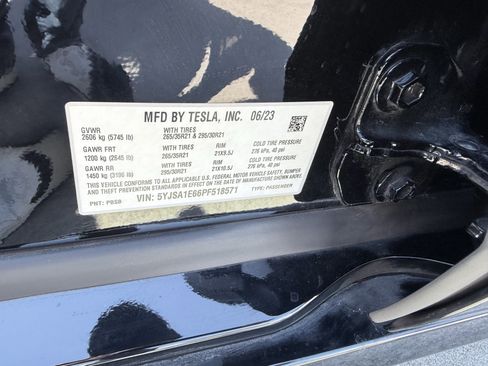 Used 2023 Tesla Model S Plaid image 34