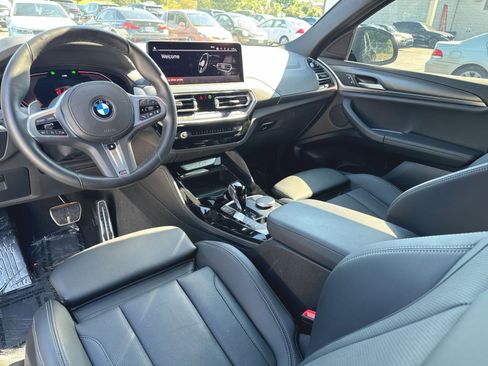 Used 2024 BMW X4 xDrive30i w/ M Sport Package AWD/4WD image 11