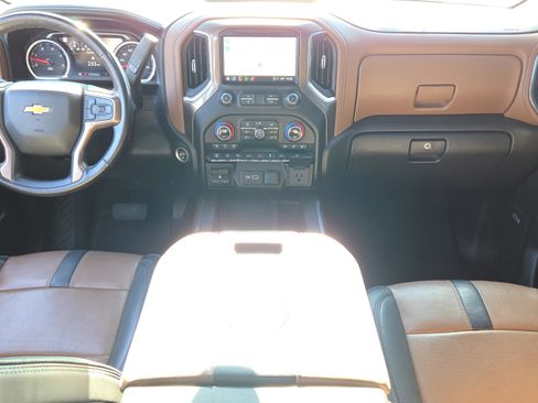 Used 2022 Chevrolet Silverado 3500 High Country image 13