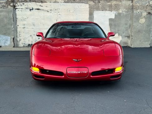 Used 1999 Chevrolet Corvette Coupe w/ Memory Pkg image 10