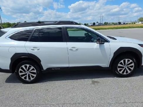 Used 2023 Subaru Outback Premium AWD/4WD image 2