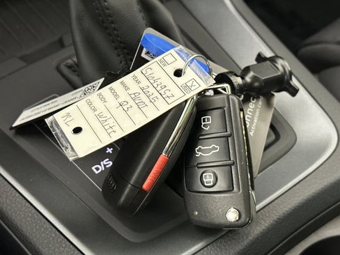 Used 2025 Audi Q3 2.0T Premium w/ Convenience Package image 23