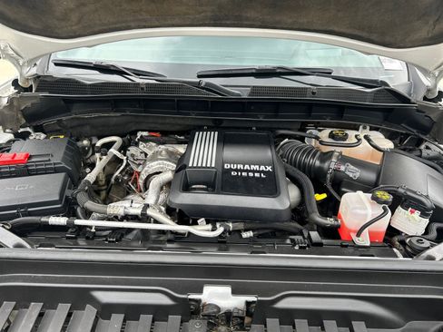 Used 2025 GMC Sierra 1500 AT4 w/ AT4 Premium Package AWD/4WD image 8