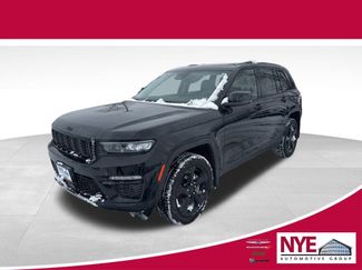 Used 2023 Jeep Grand Cherokee Limited w/ Black Appearance Package 360° Tour
