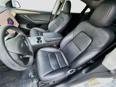 Used 2023 Tesla Model Y AWD image 21
