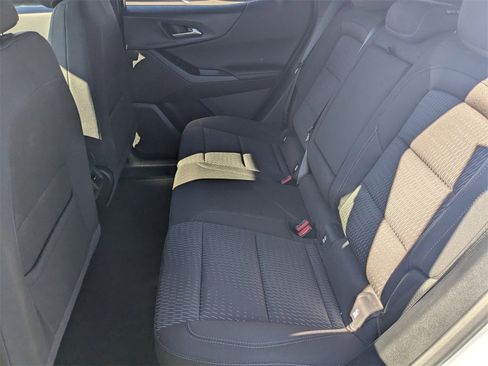 Used 2025 Chevrolet Equinox LT image 32