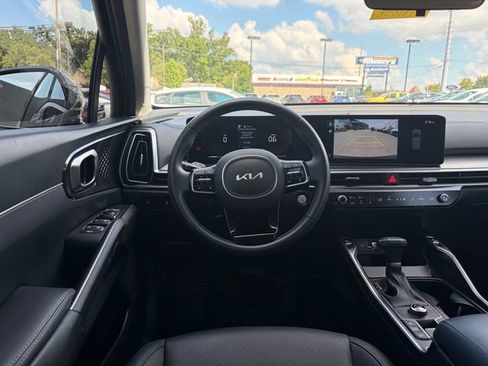 Certified 2025 Kia Sorento S FWD image 6