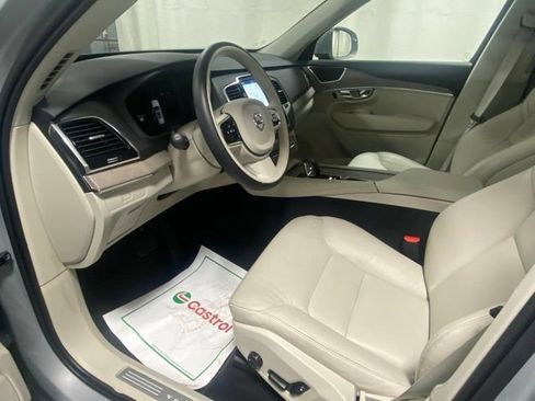 Used 2025 Volvo XC90 B5 Plus w/ Protection Package Premier AWD/4WD image 10