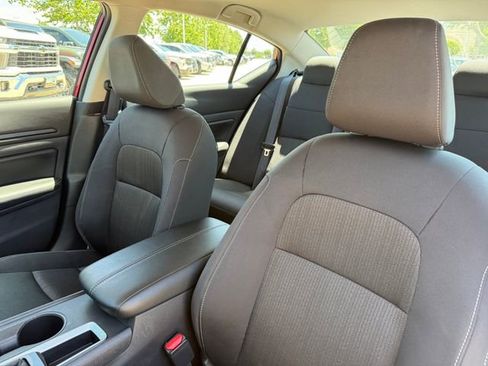Used 2025 Nissan Altima 2.5 SV FWD image 12