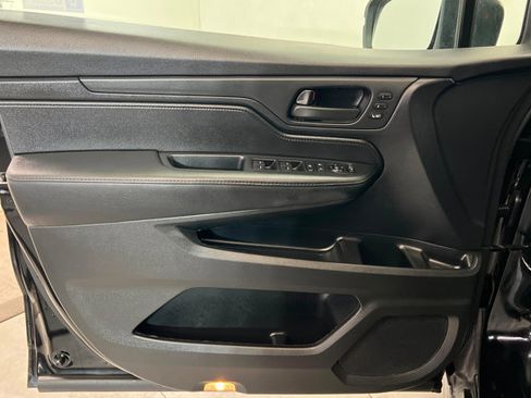 Used 2025 Honda Odyssey EX-L image 14