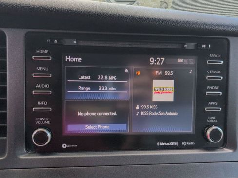 Used 2018 Toyota Sienna LE FWD image 11