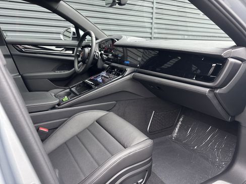 New 2026 Porsche Panamera image 12