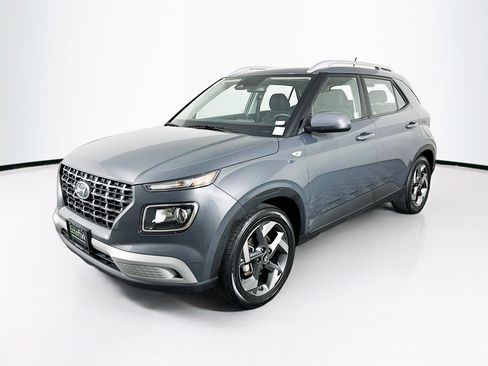 Used 2025 Hyundai Venue SEL FWD image 3
