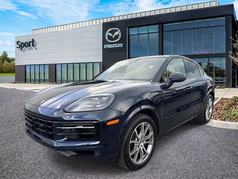 Used 2024 Porsche Cayenne Coupe AWD/4WD image 7