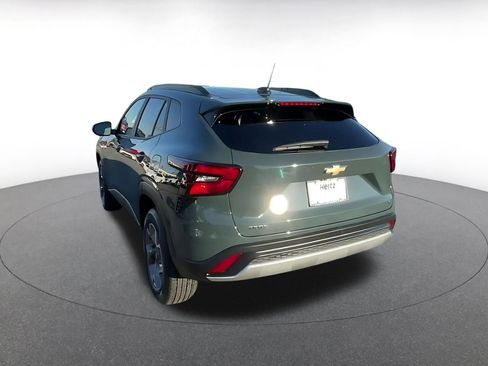 Used 2025 Chevrolet Trax LT image 11