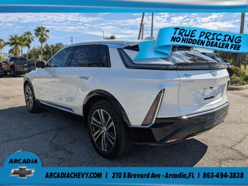 Used 2024 Cadillac Lyriq Luxury RWD image 6