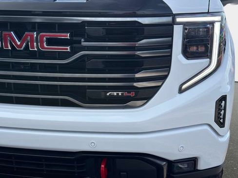 New 2026 GMC Sierra 1500 AT4 w/ AT4 Premium Package AWD/4WD image 9