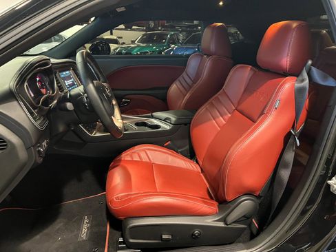 Used 2021 Dodge Challenger SRT Hellcat image 9