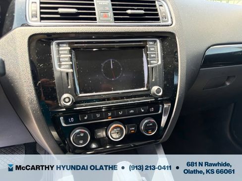 Used 2017 Volkswagen Jetta SEL Premium FWD image 8
