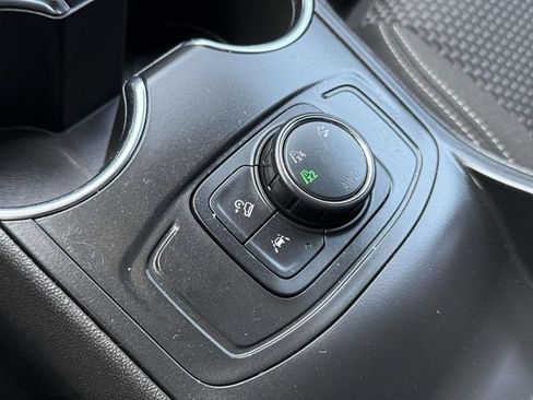 Certified 2023 GMC Terrain SLE w/ LPO, Floor Liner Package AWD/4WD image 19