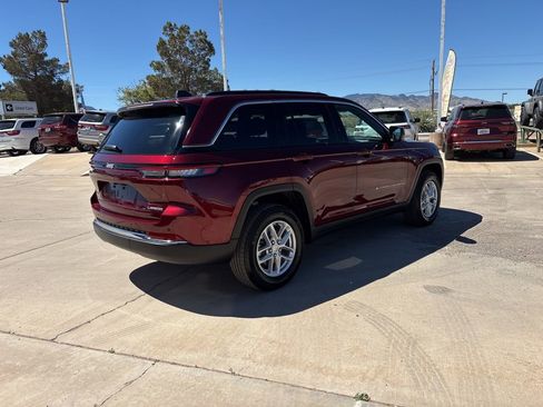 Used 2025 Jeep Grand Cherokee Laredo X w/ Trailer Tow Package image 5