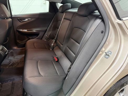Used 2025 Chevrolet Malibu LT image 10