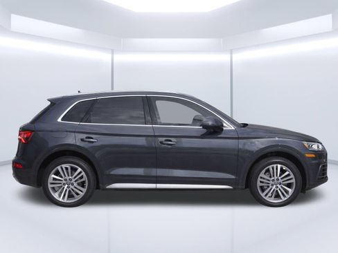 Used 2019 Audi Q5 2.0T Premium Plus w/ Premium Plus Package AWD/4WD image 8