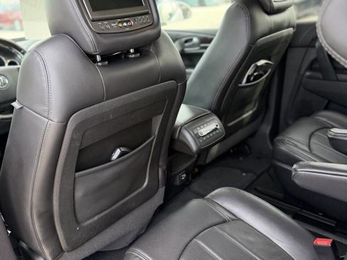 Used 2017 Buick Enclave Premium image 18