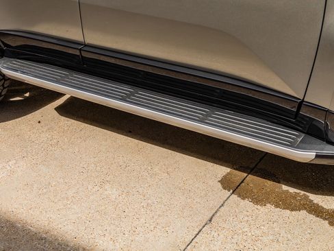 Used 2026 Lexus GX 550 w/ Accessory Package (2T) image 13