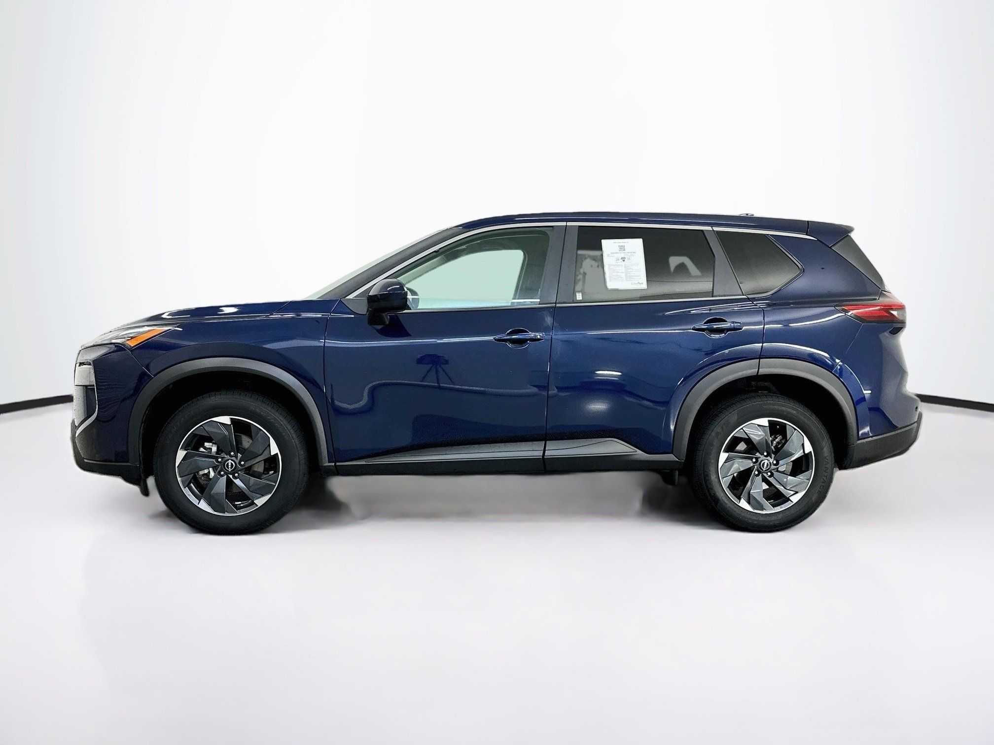 Used 2025 Nissan Rogue SV AWD/4WD image 4