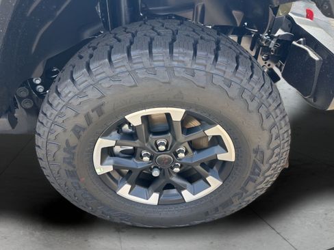 New 2026 Jeep Gladiator Rubicon w/ Safety Group AWD/4WD image 28