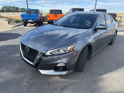 Used 2019 Nissan Altima 2.5 Platinum image 6
