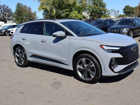 Used 2023 Audi Q4 e-tron Premium Plus w/ Premium Plus image 3
