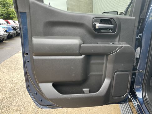 Used 2019 Chevrolet Silverado 1500 Custom w/ Custom Value Package image 24