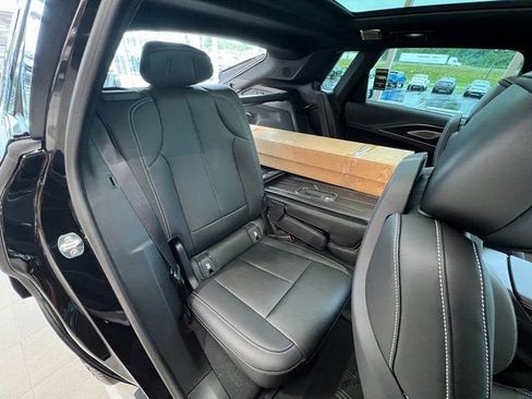 New 2026 Cadillac Lyriq V image 17